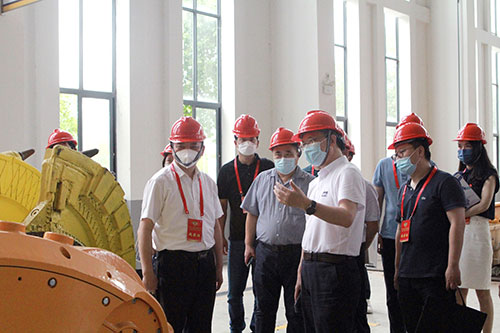 青浦區政協副主席顧嘯流一行來我公司考察指導工作(圖2)