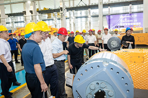 雙星耀煤海!創力集團首發大坡度掘錨機與高速采煤機新產品發布會取得圓滿成功(圖8) 雙星耀煤海!創力集團首發大坡度掘錨機與高速采煤機新產品發布會取得圓滿成功(圖8)