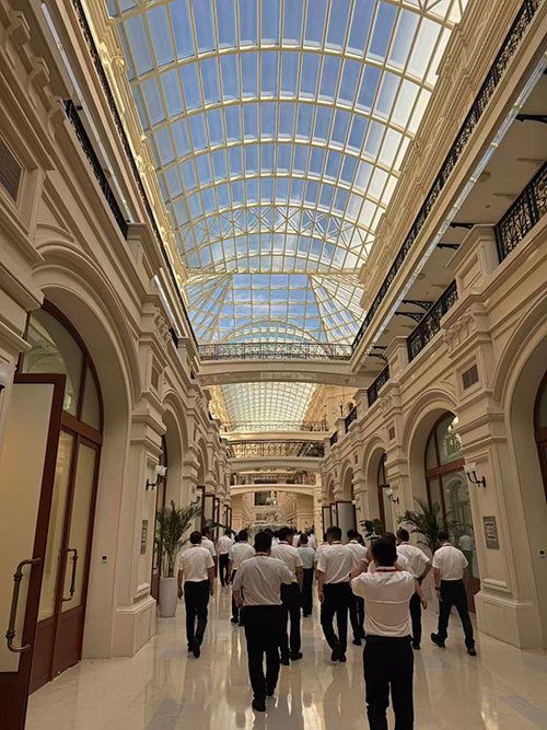 參觀中心.jpg 問道華為,聚力前行!創力集團求索管理優化之路(圖1)